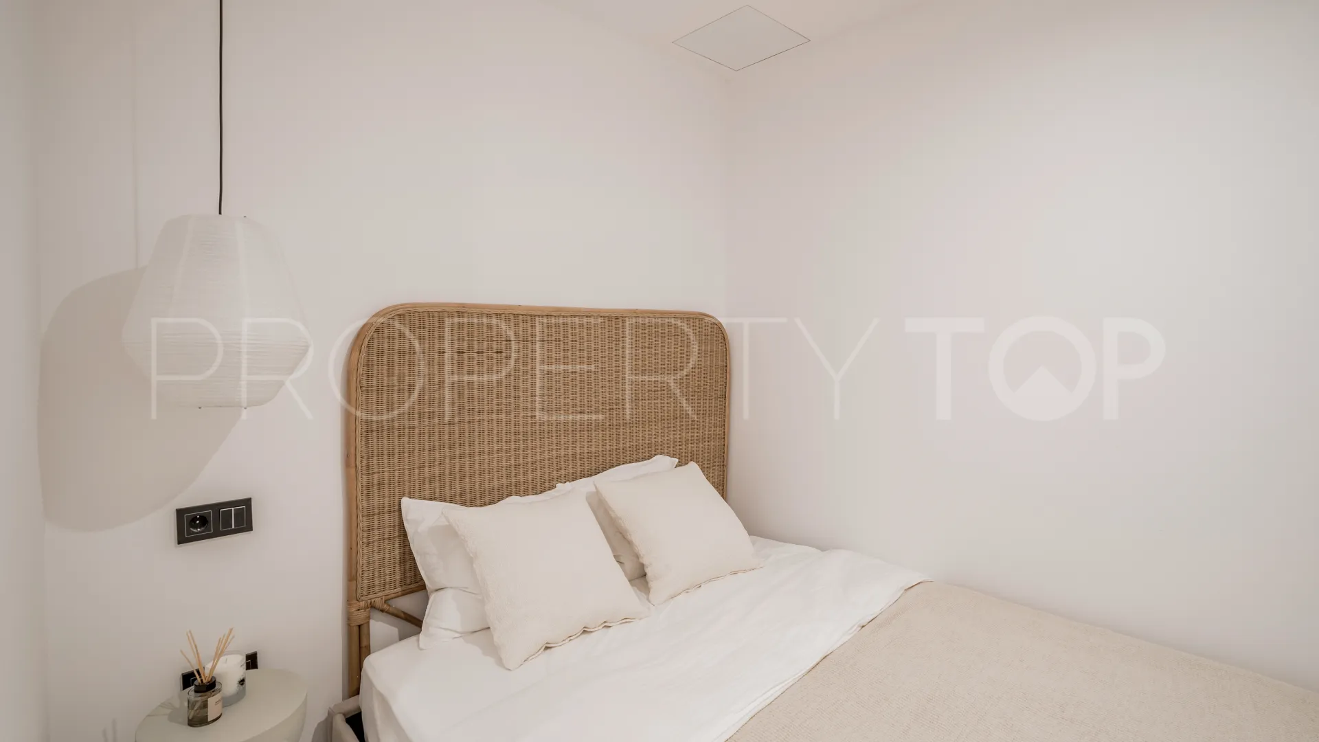 Se vende duplex planta baja en La Quinta de 3 dormitorios