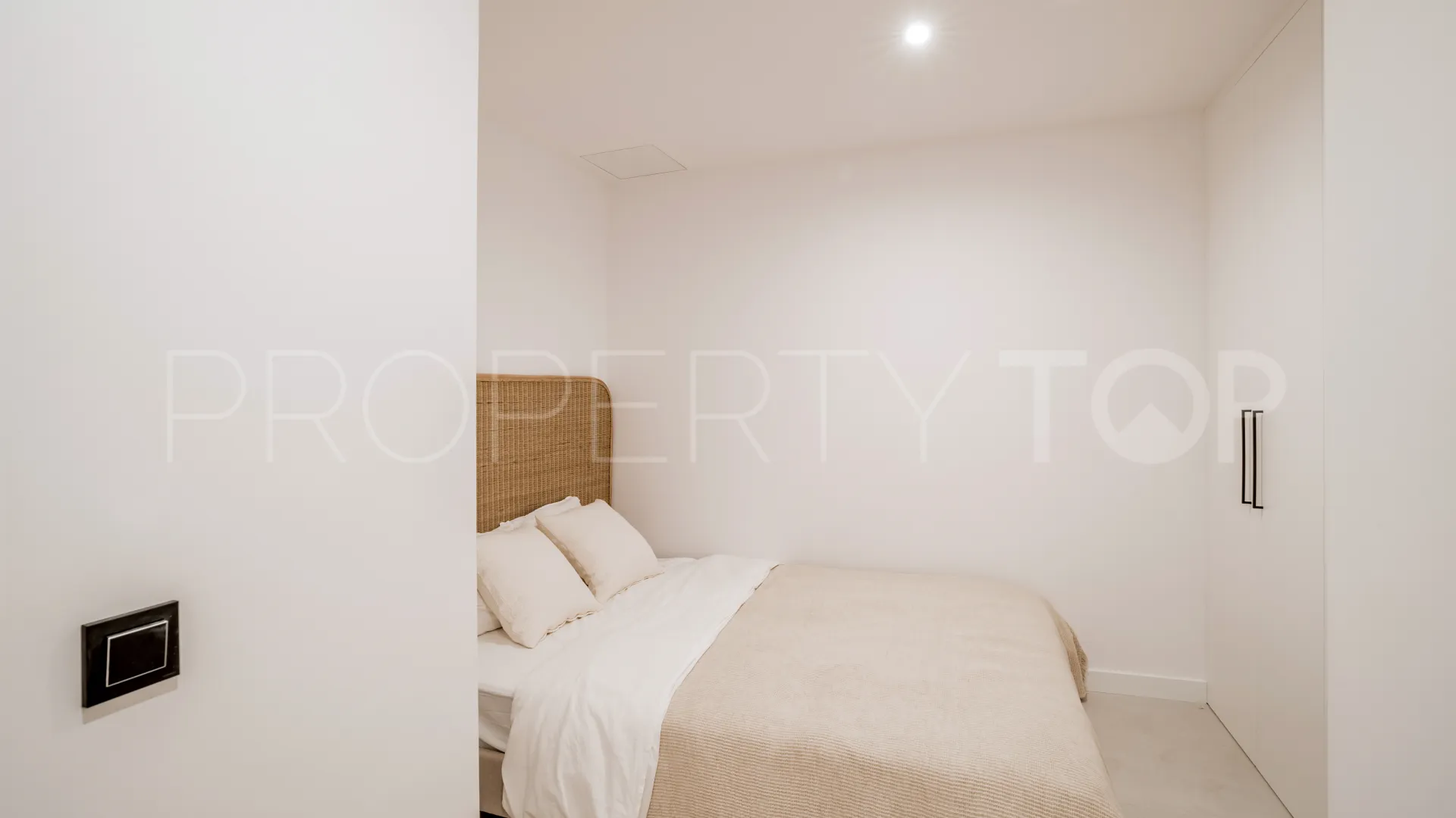 Se vende duplex planta baja en La Quinta de 3 dormitorios