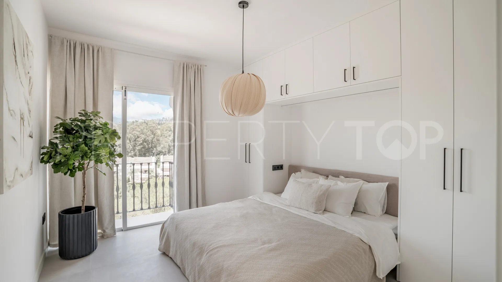 Se vende duplex planta baja en La Quinta de 3 dormitorios