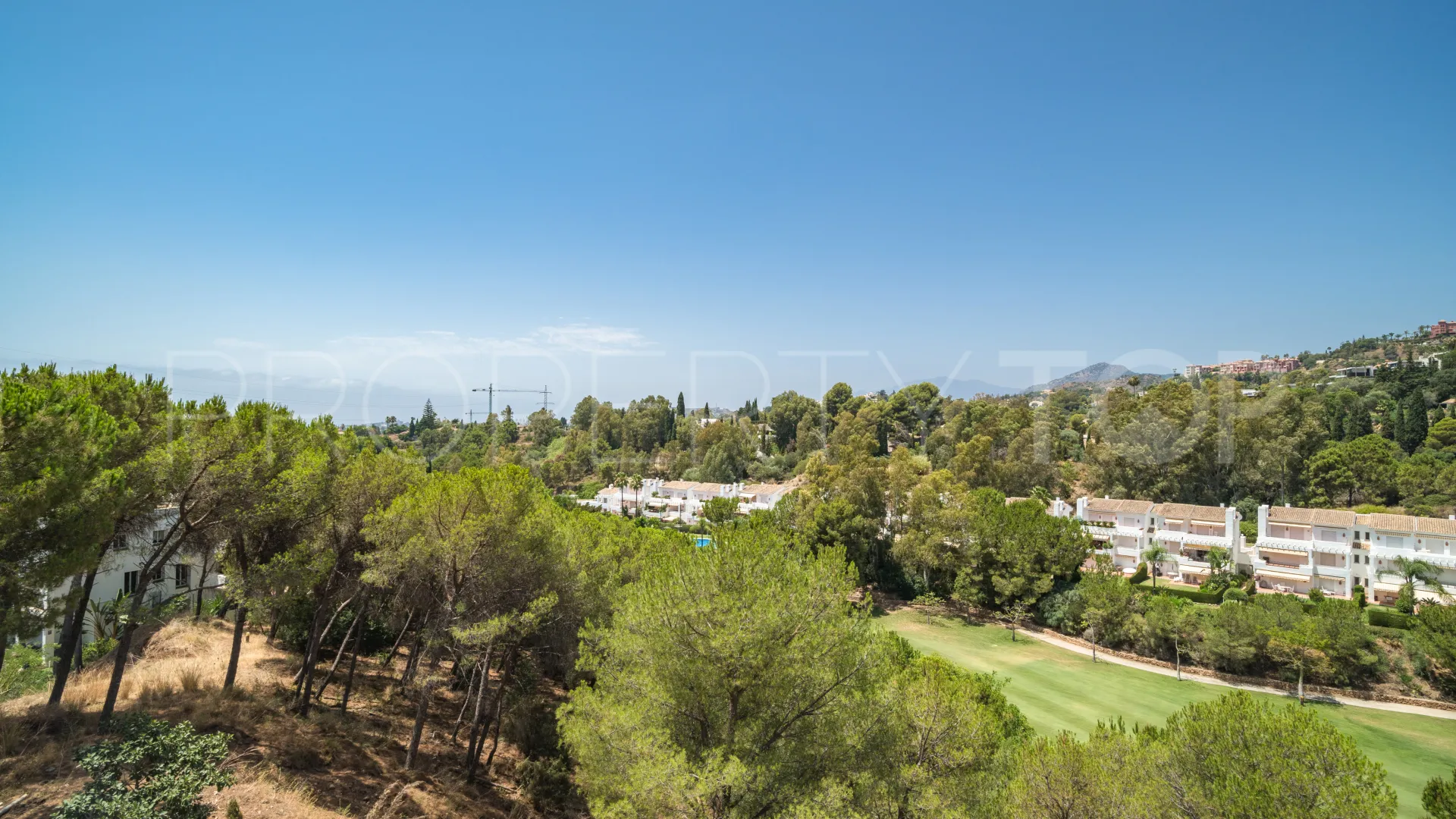 Se vende duplex planta baja en La Quinta de 3 dormitorios