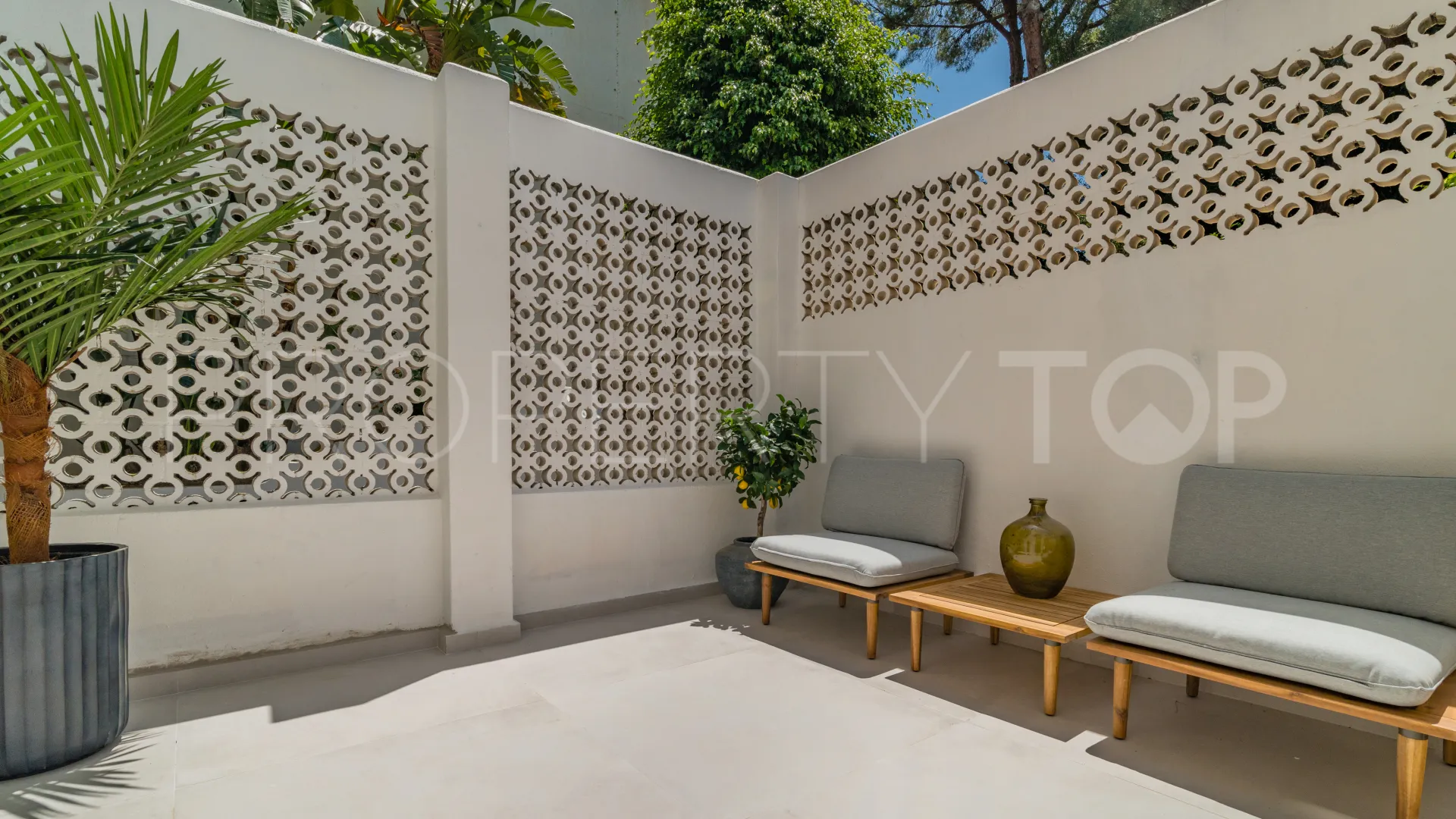 Se vende duplex planta baja en La Quinta de 3 dormitorios