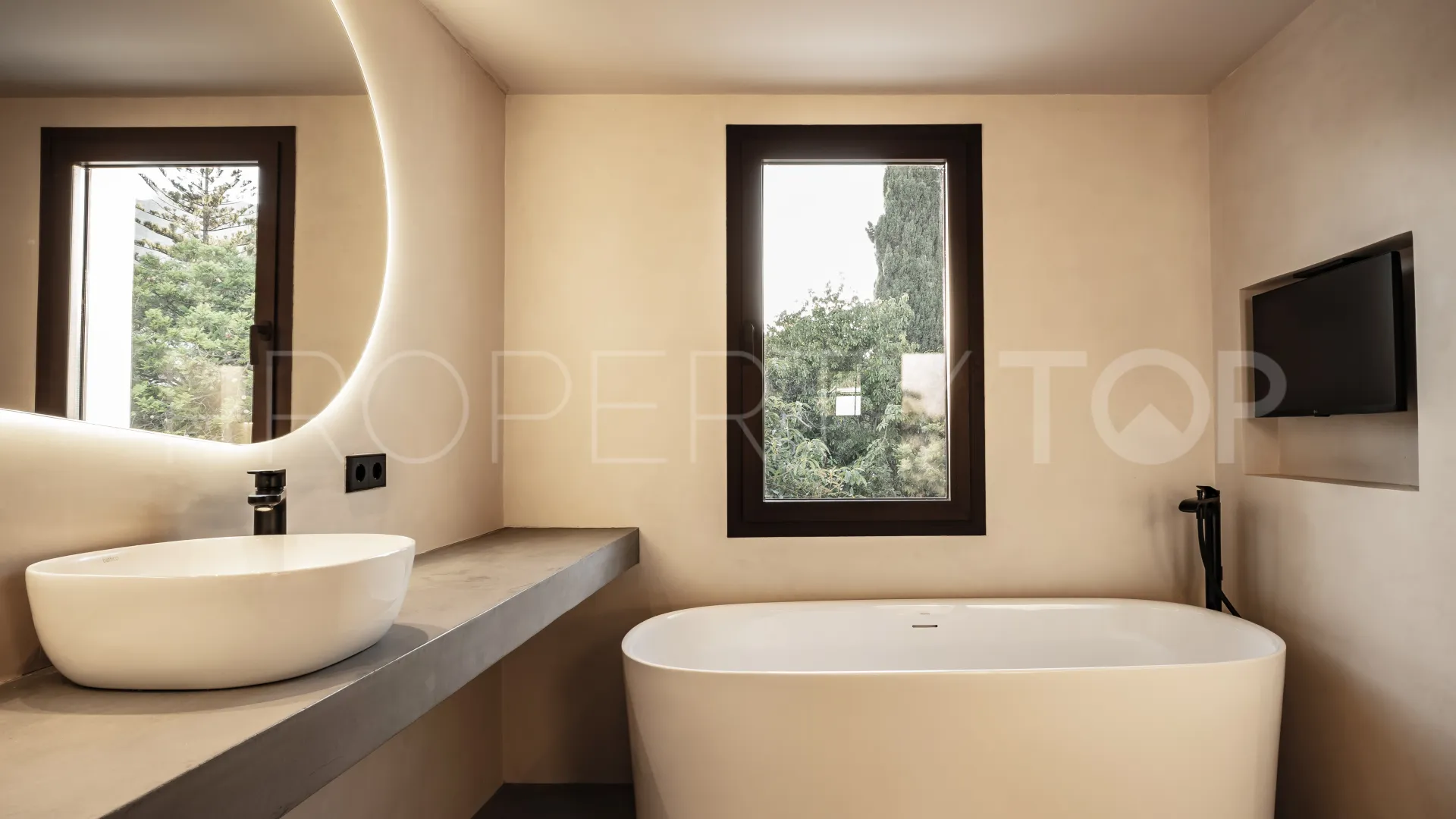 For sale Golden Mile villa