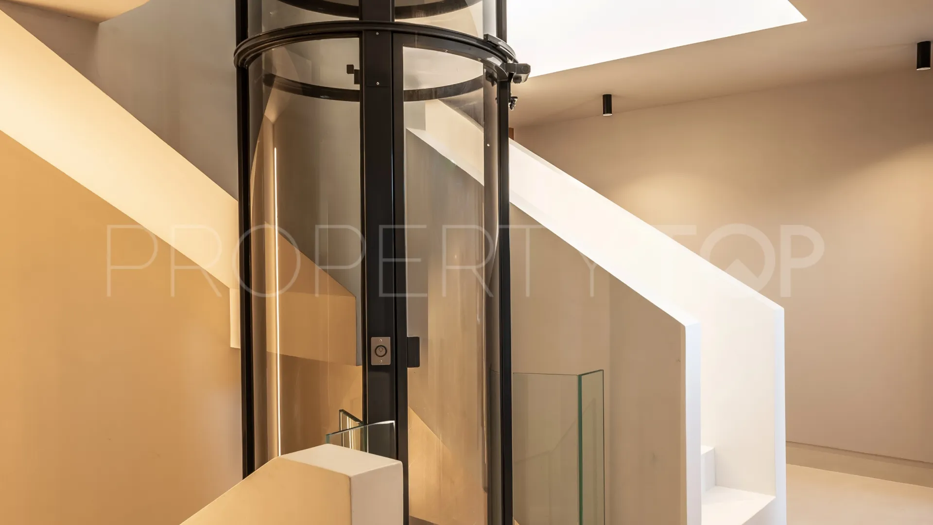 For sale Golden Mile villa