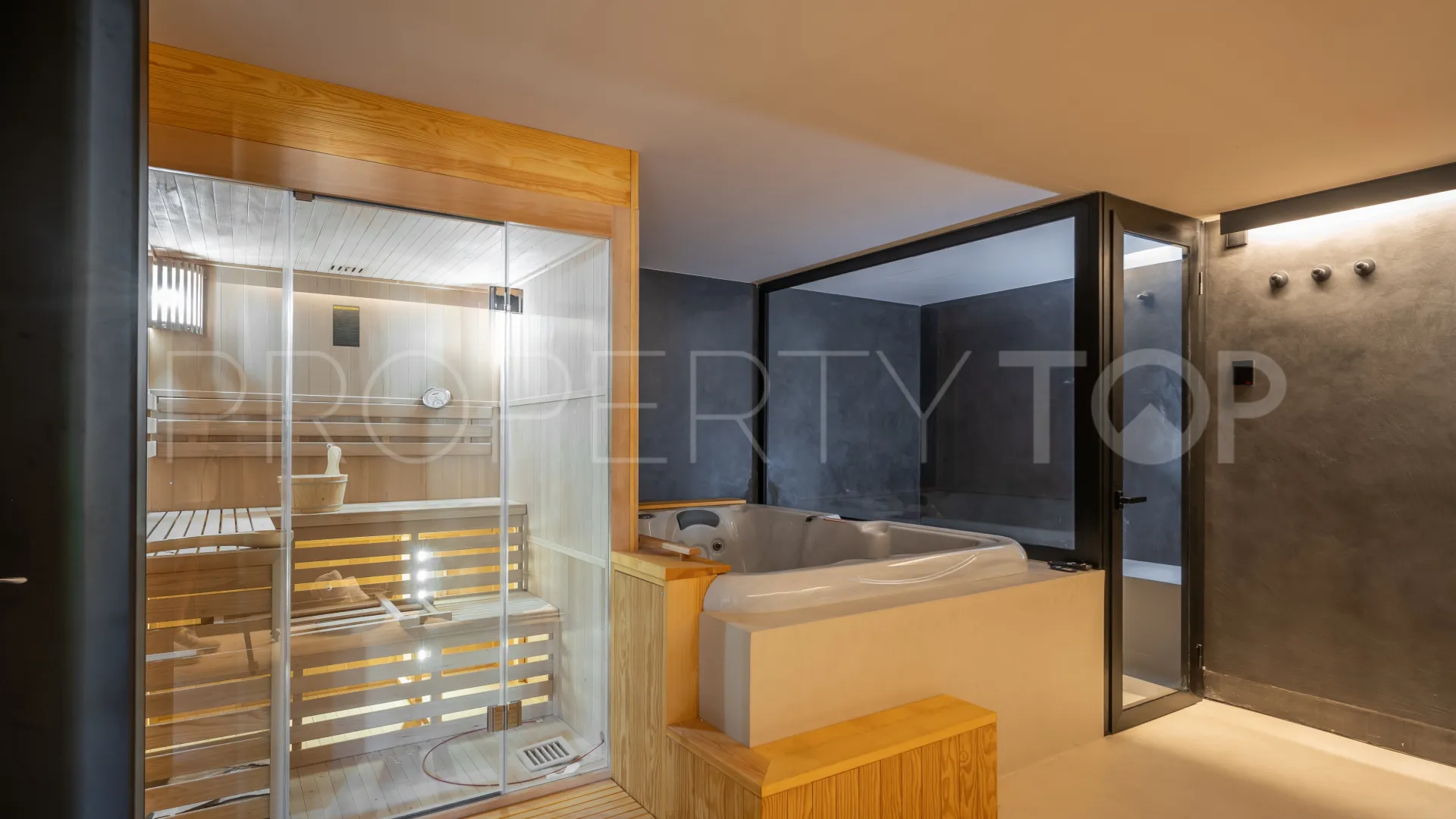 For sale Golden Mile villa