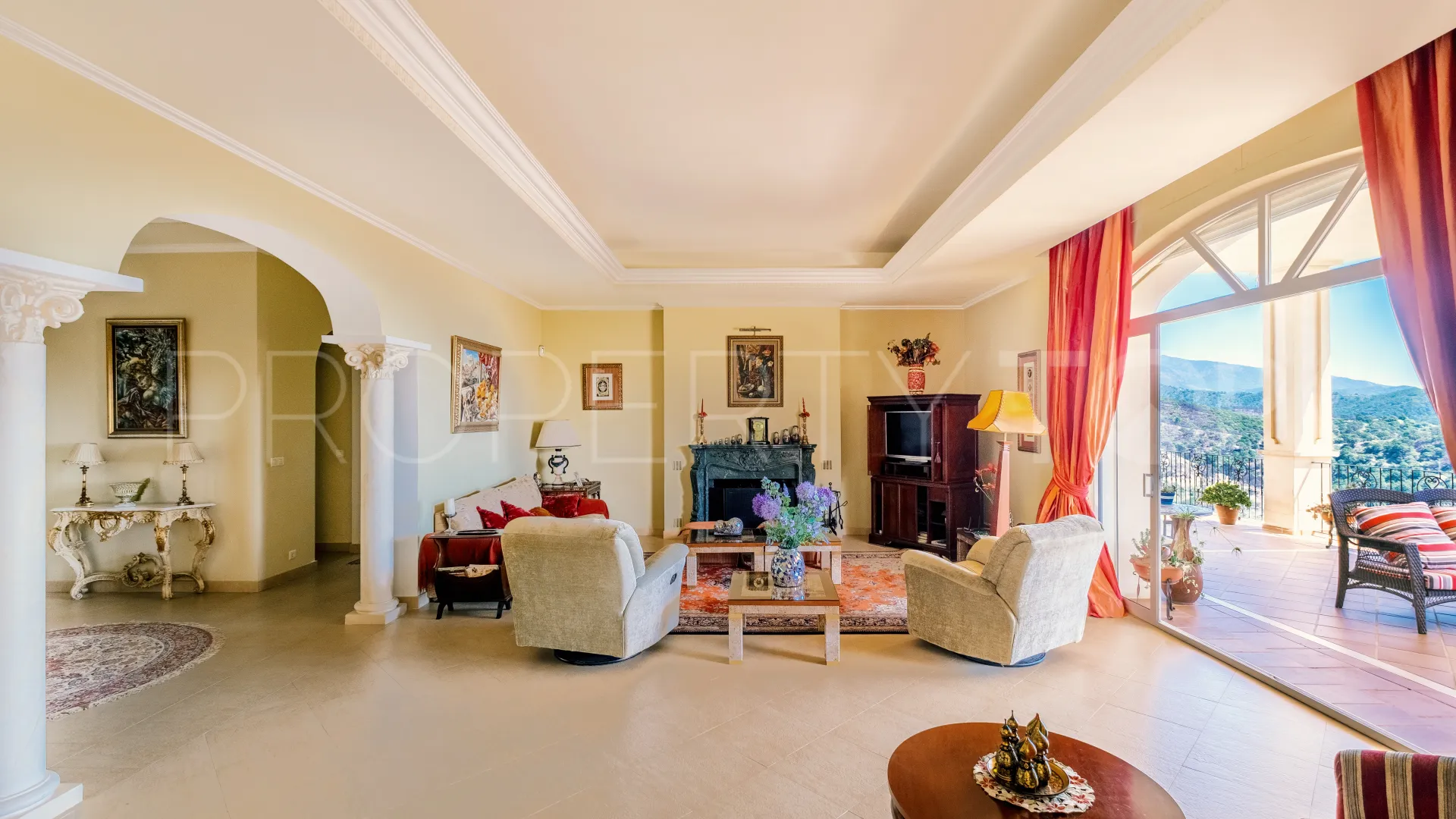 Forest Hills 7 bedrooms finca for sale