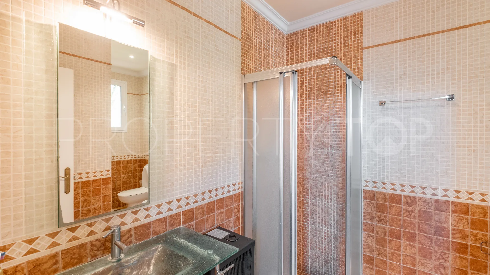 Forest Hills 7 bedrooms finca for sale