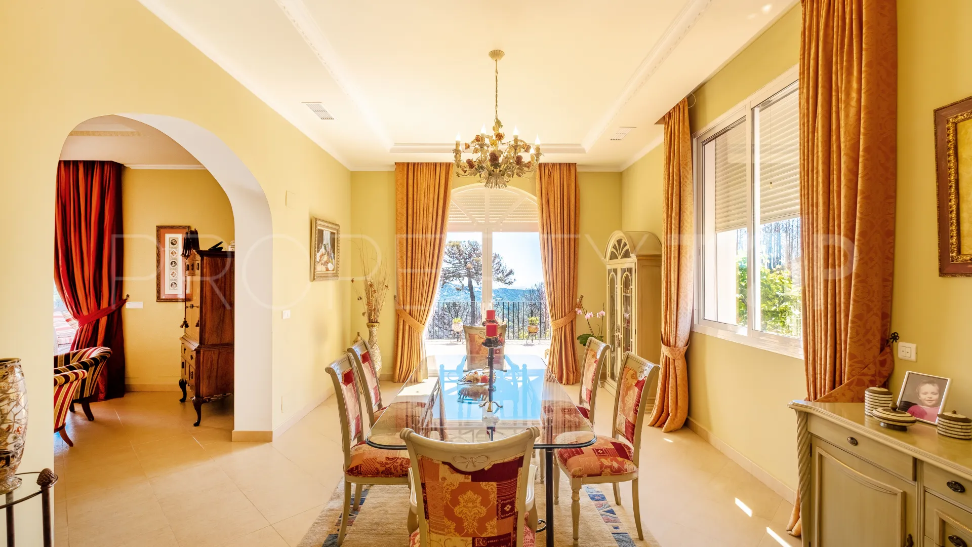 Forest Hills 7 bedrooms finca for sale