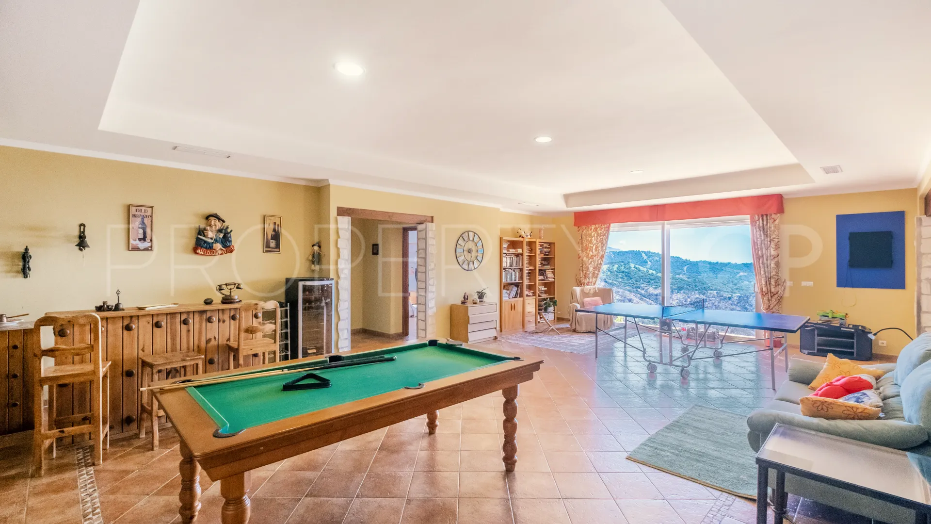 Forest Hills 7 bedrooms finca for sale