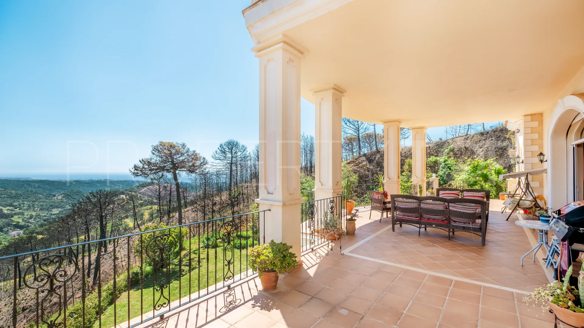 Forest Hills 7 bedrooms finca for sale