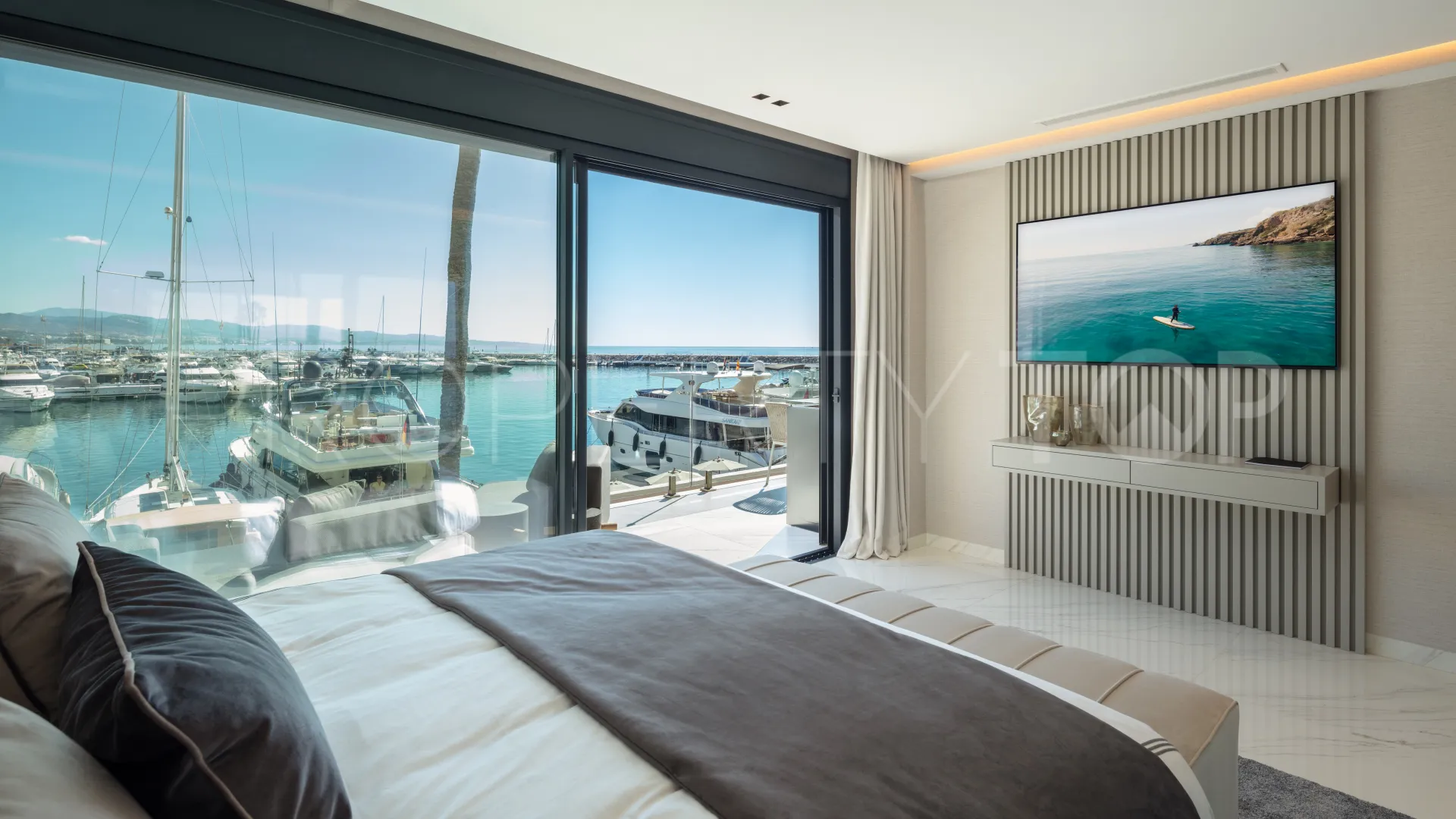 Comprar apartamento con 3 dormitorios en Marbella - Puerto Banus