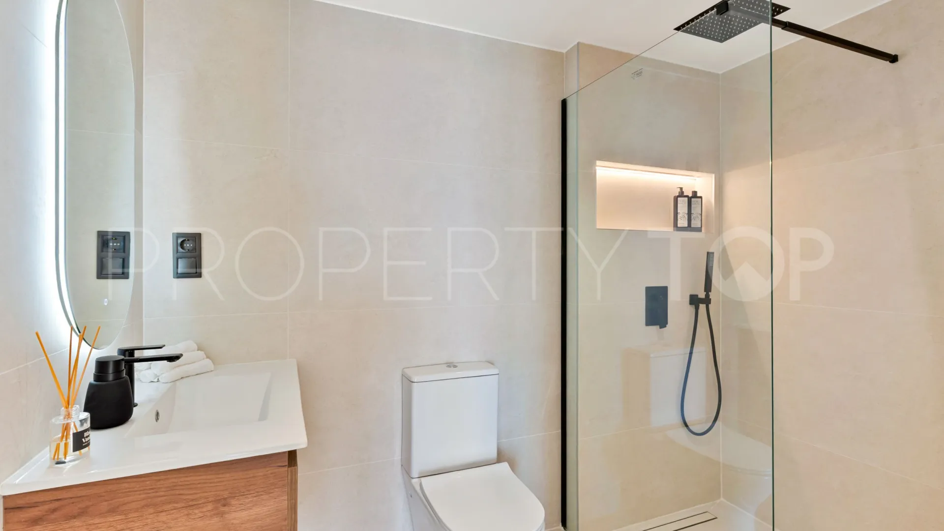 Buy apartment in Riviera del Sol with 2 bedrooms