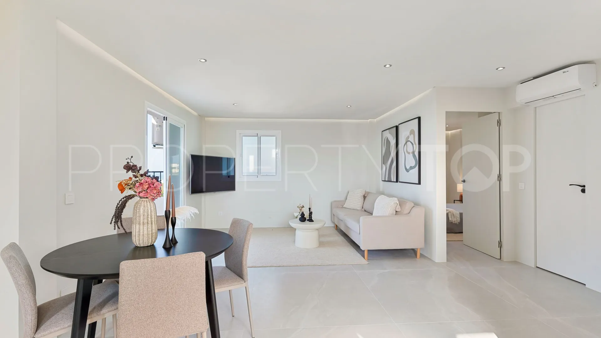 Buy apartment in Riviera del Sol with 2 bedrooms