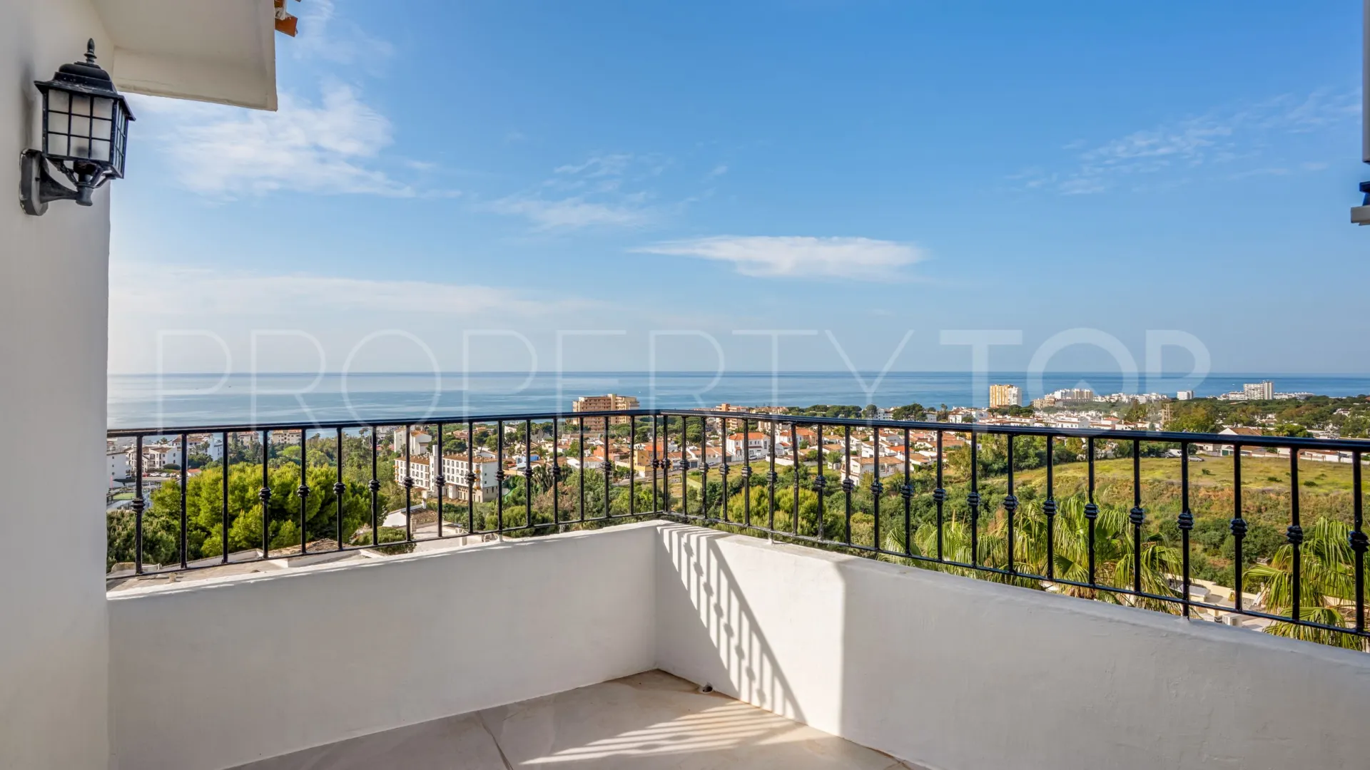 Buy apartment in Riviera del Sol with 2 bedrooms