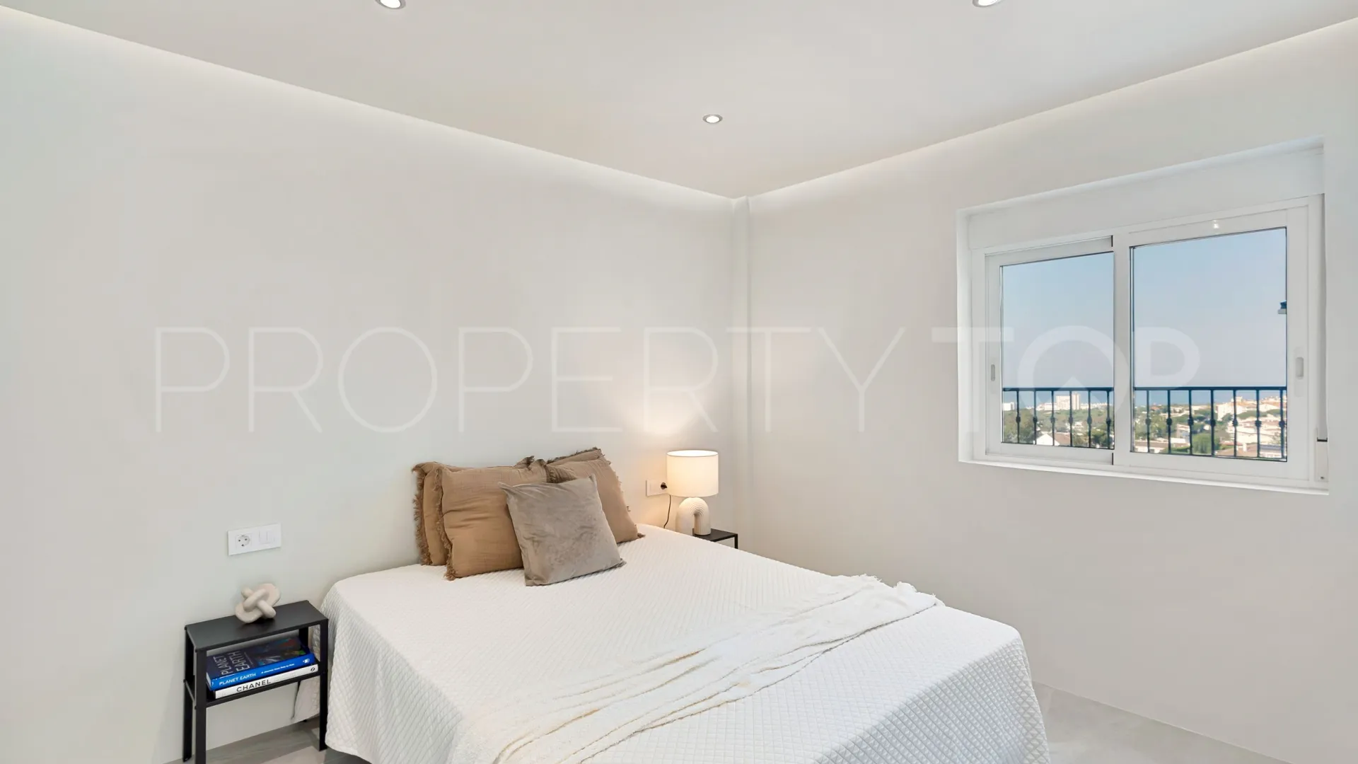 Buy apartment in Riviera del Sol with 2 bedrooms