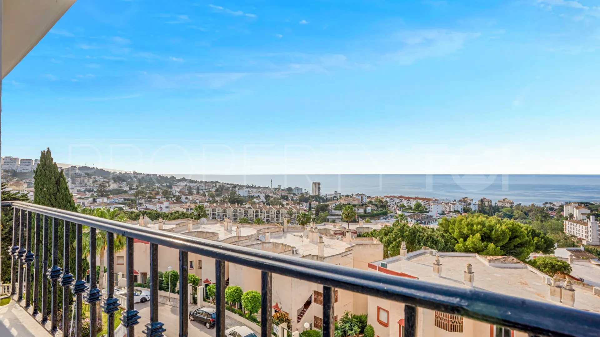Buy apartment in Riviera del Sol with 2 bedrooms
