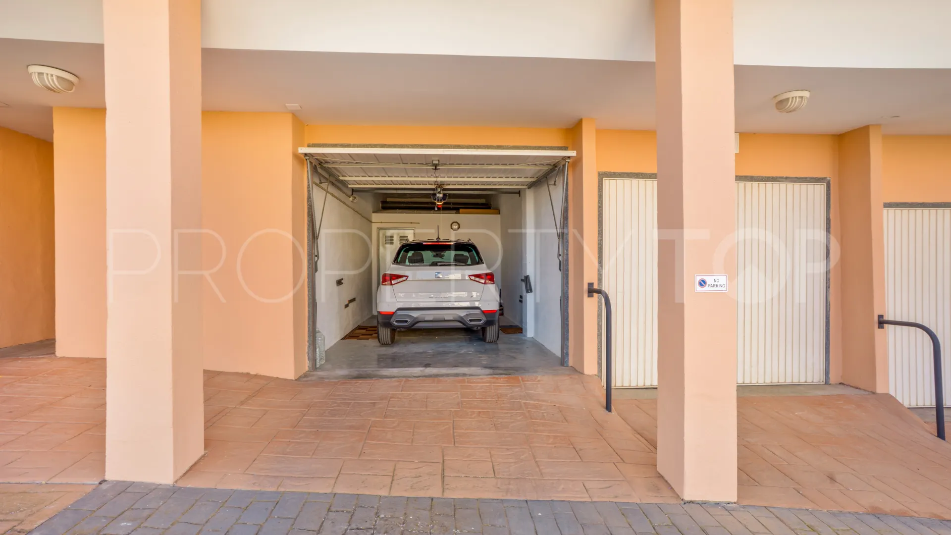 Se vende apartamento en Miraflores Golf