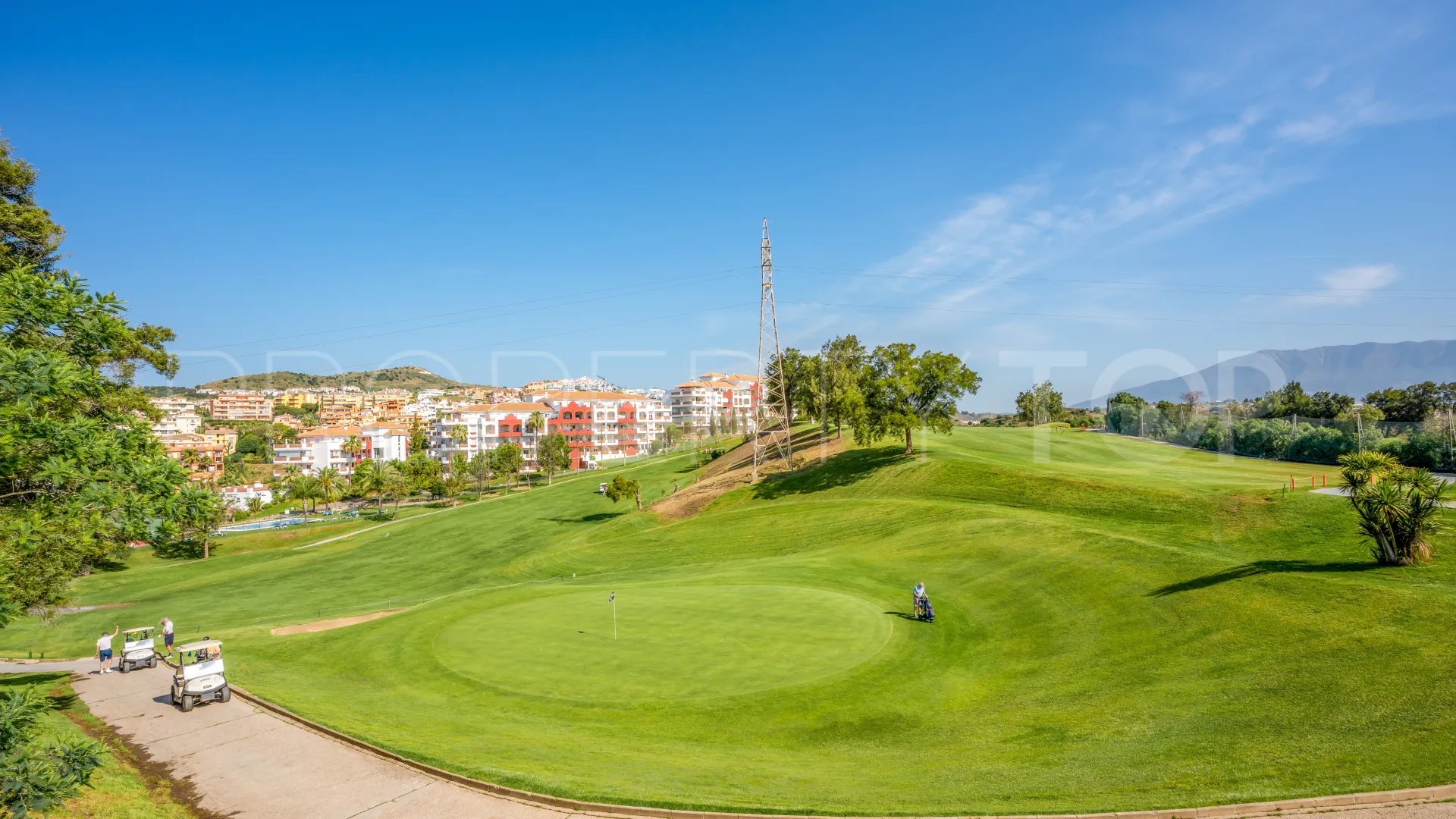 Se vende apartamento en Miraflores Golf