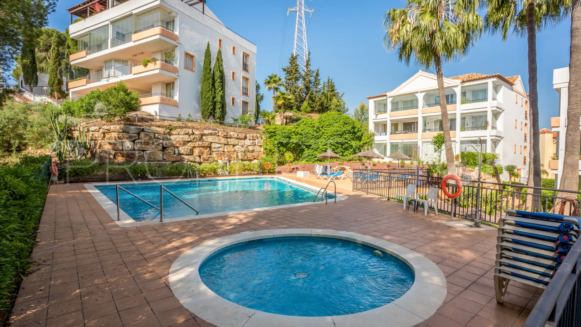 Se vende apartamento en Miraflores Golf