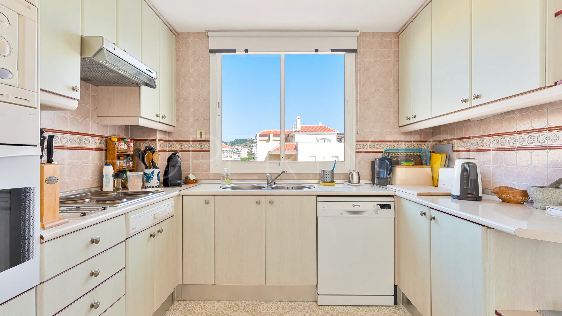 Se vende apartamento en Miraflores Golf