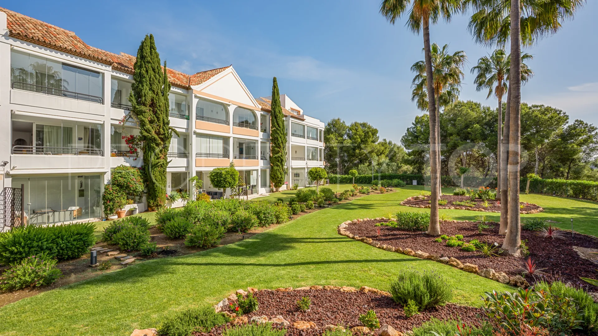 Se vende apartamento en Miraflores Golf