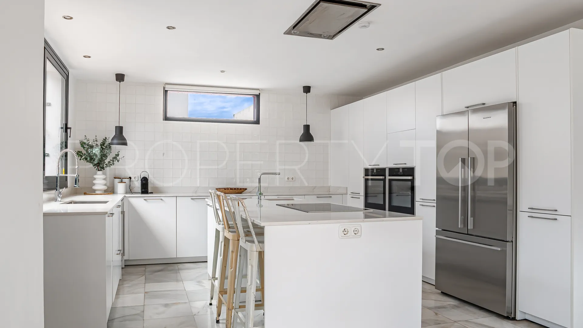 Nueva Andalucia villa for sale