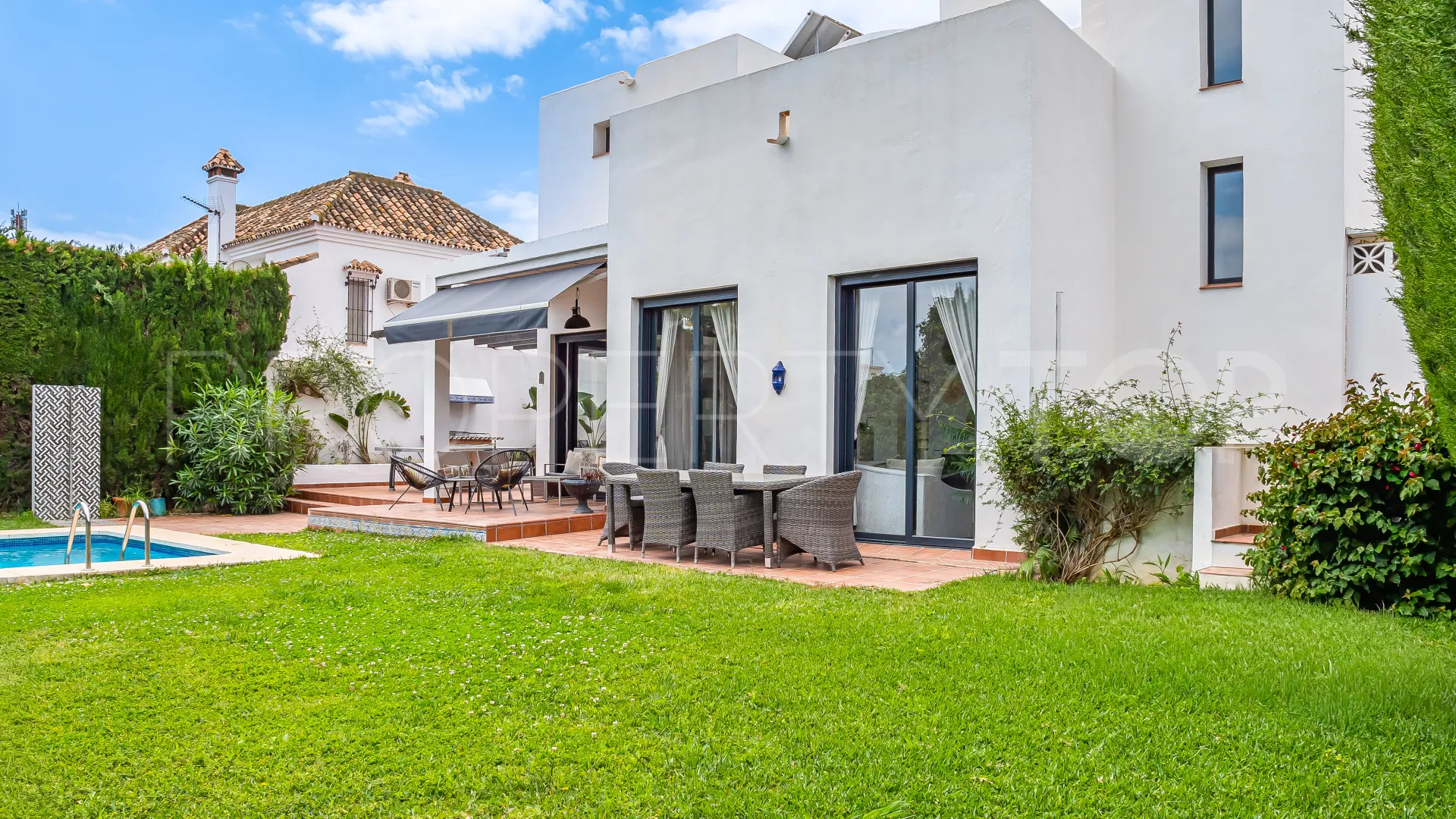 Nueva Andalucia villa for sale