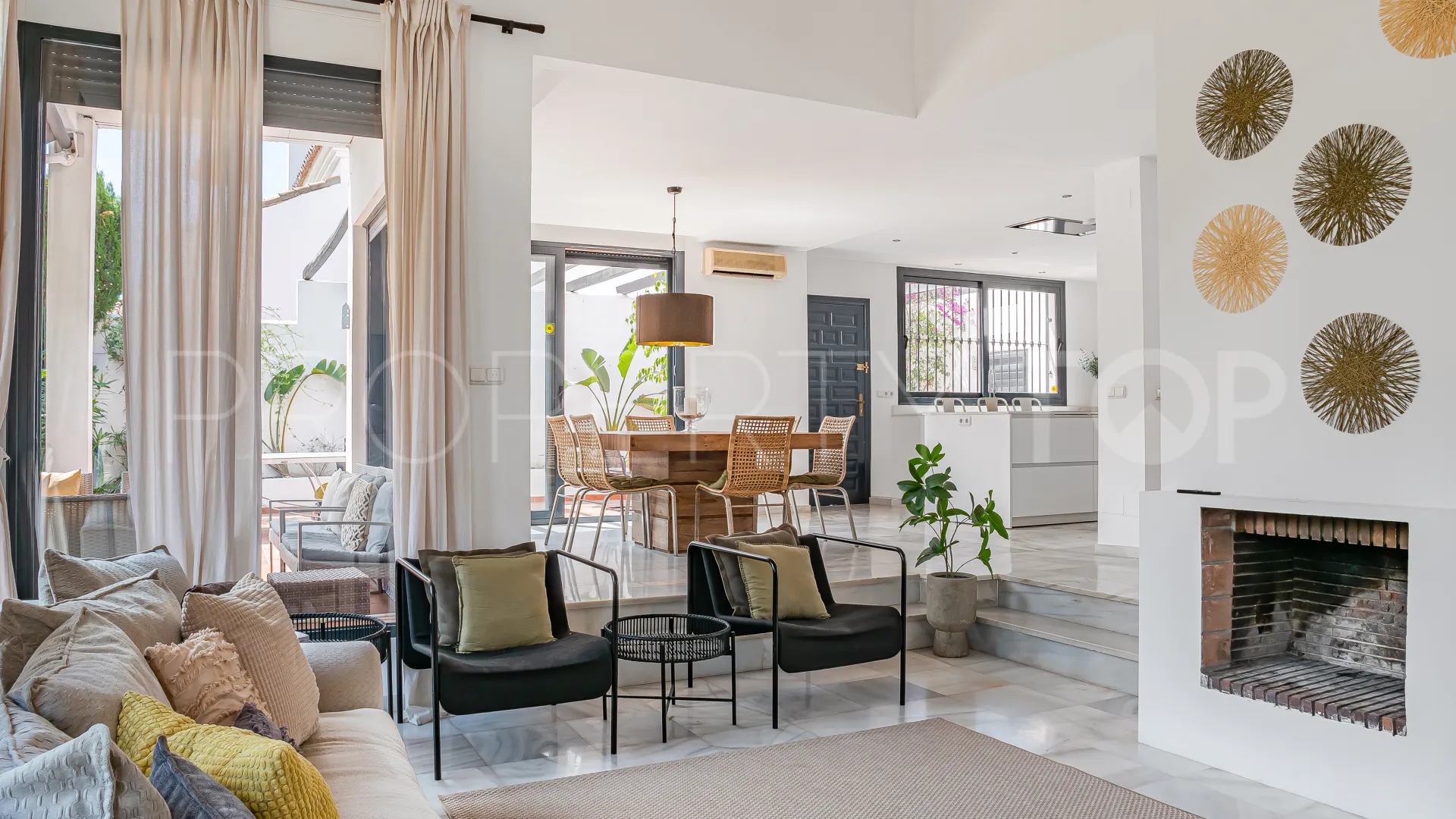 Nueva Andalucia villa for sale