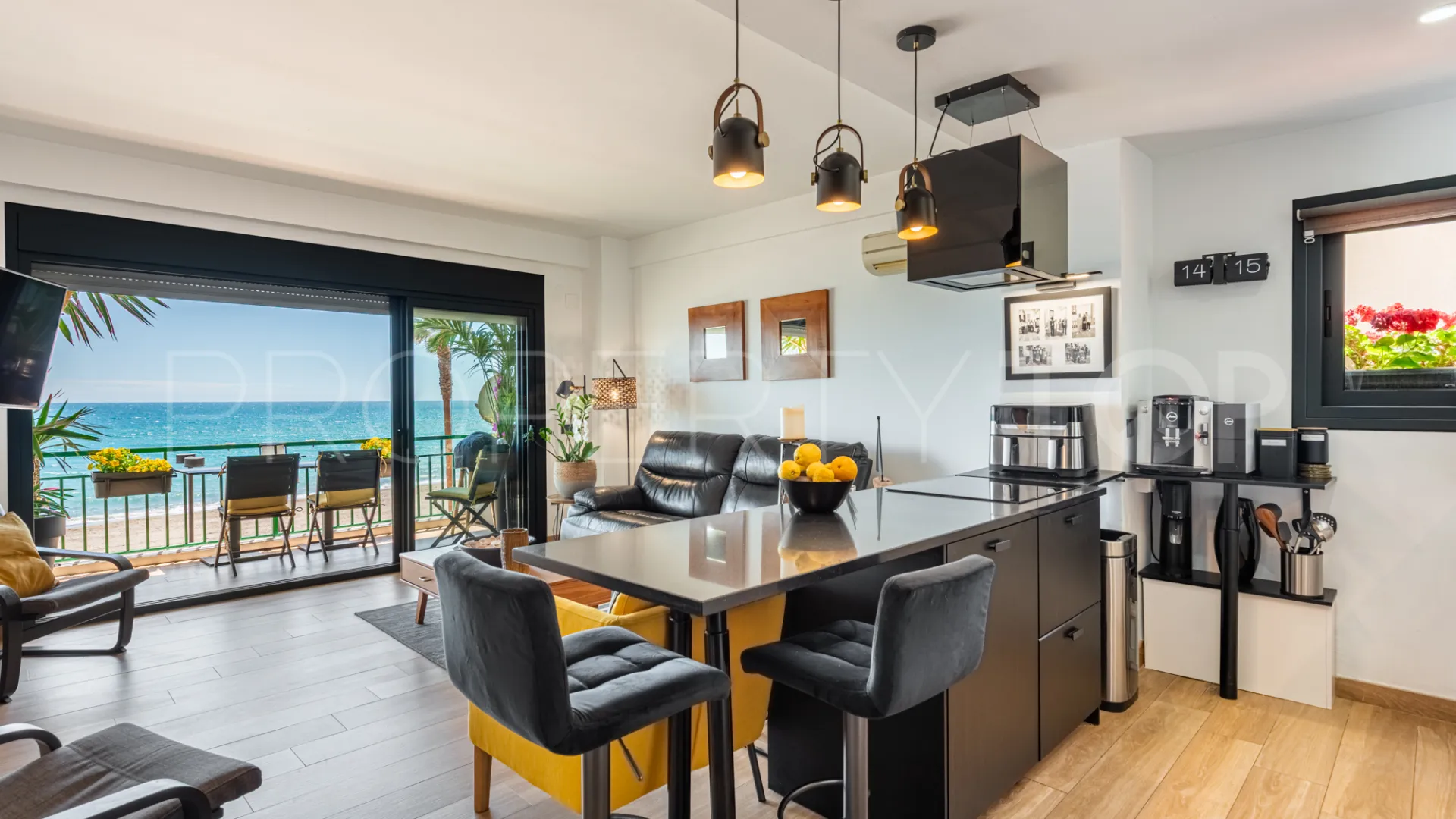 Buy apartment with 3 bedrooms in Las Gaviotas - Carvajal