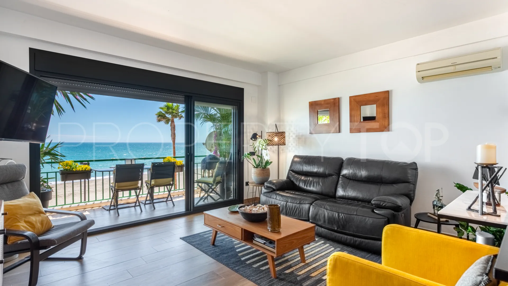 Buy apartment with 3 bedrooms in Las Gaviotas - Carvajal