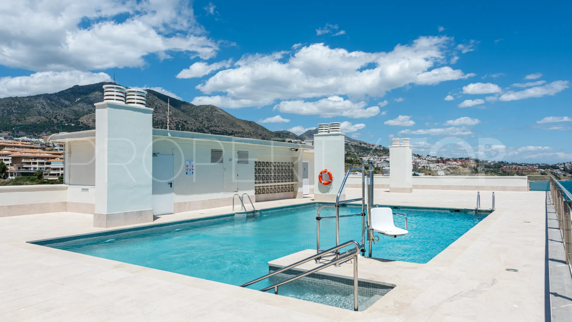Buy apartment with 3 bedrooms in Las Gaviotas - Carvajal