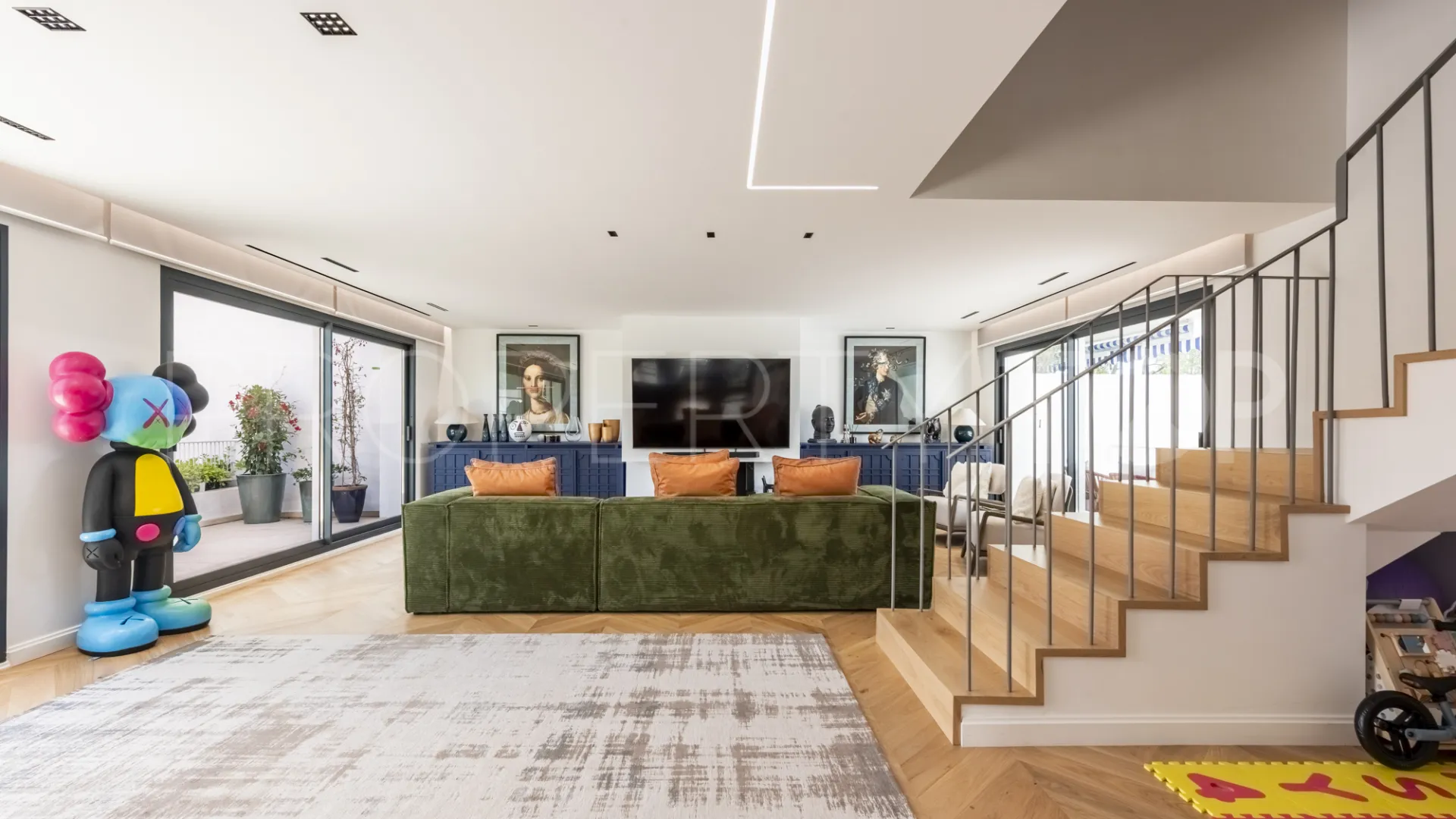 3 bedrooms Marbella East duplex for sale