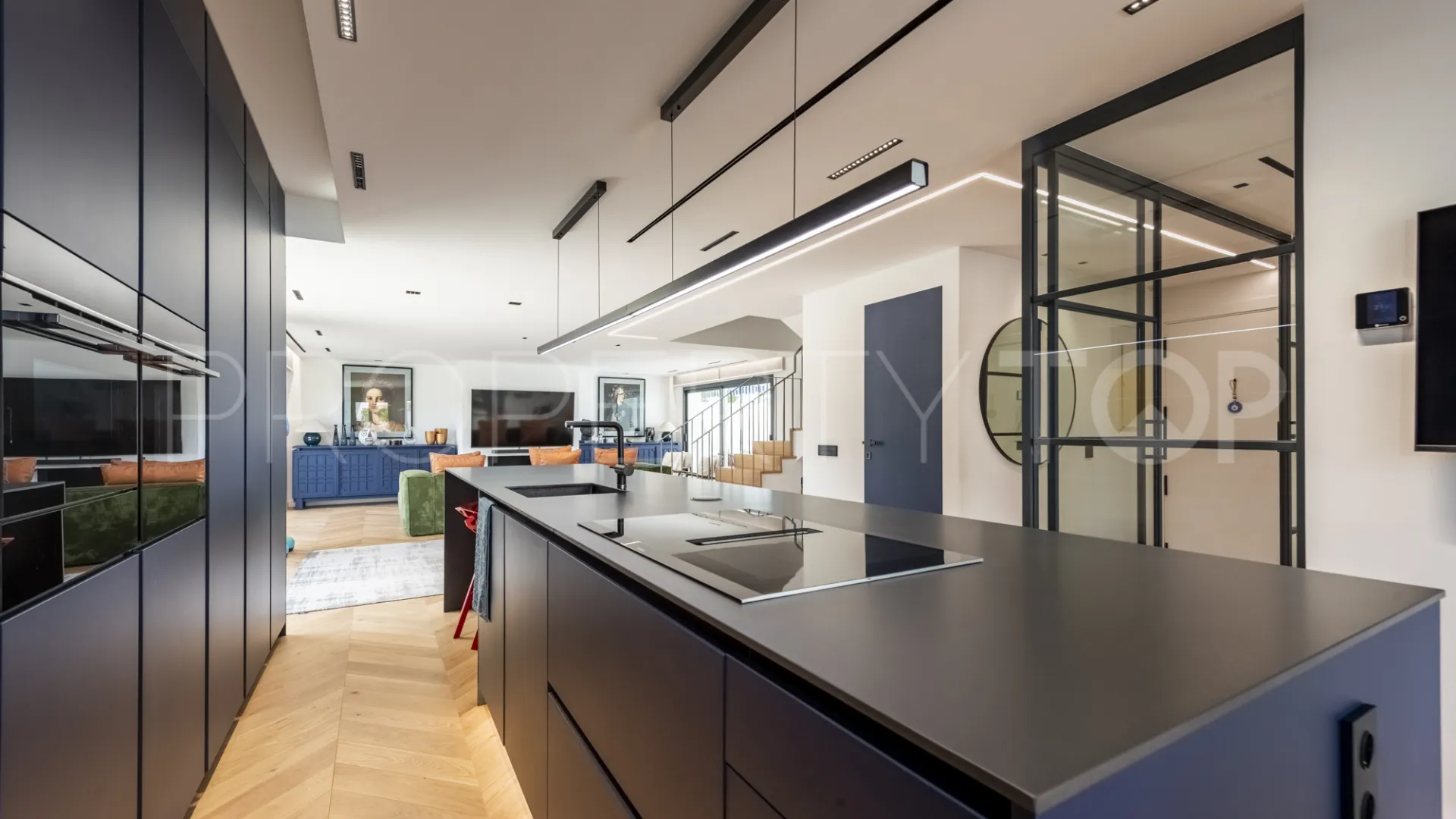 3 bedrooms Marbella East duplex for sale