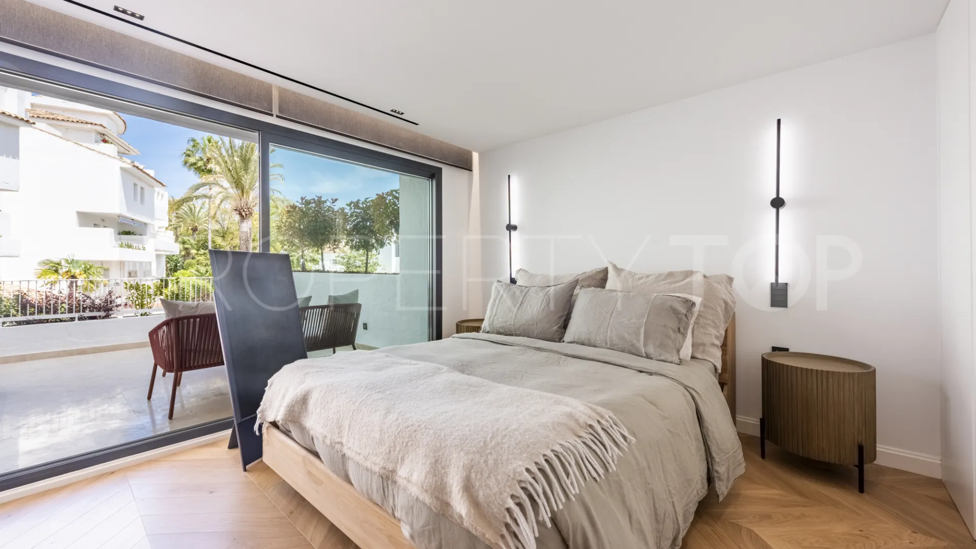 3 bedrooms Marbella East duplex for sale