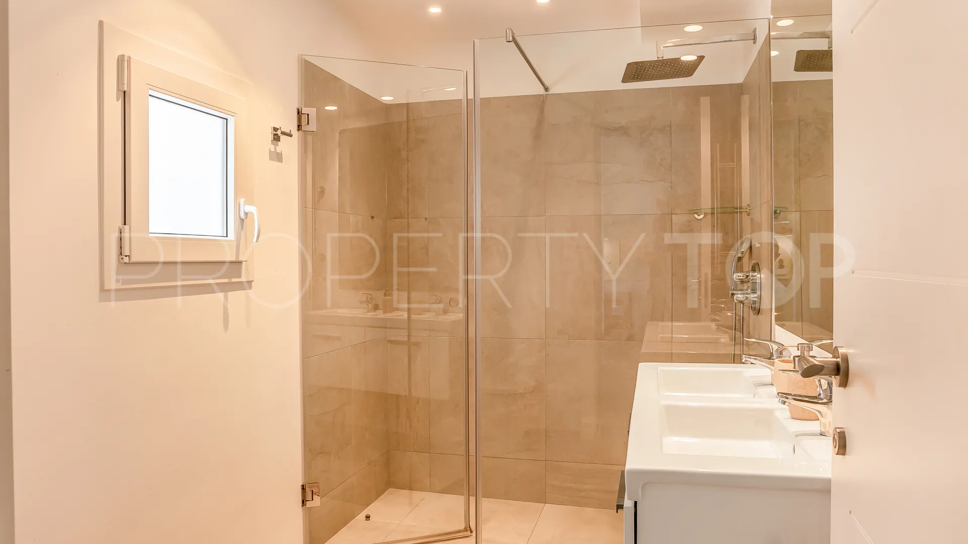 Playas del Duque, apartamento de 3 dormitorios en venta
