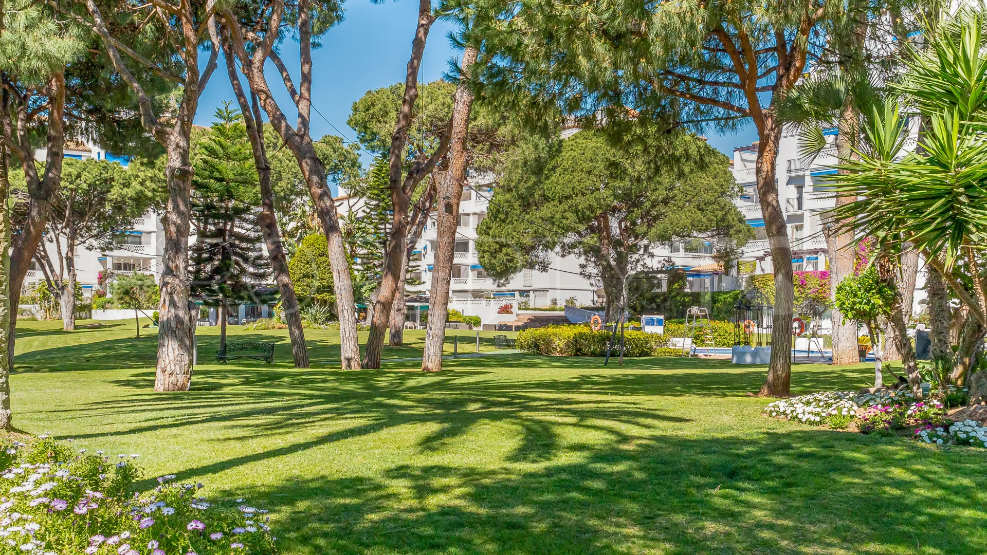 Playas del Duque, apartamento de 3 dormitorios en venta