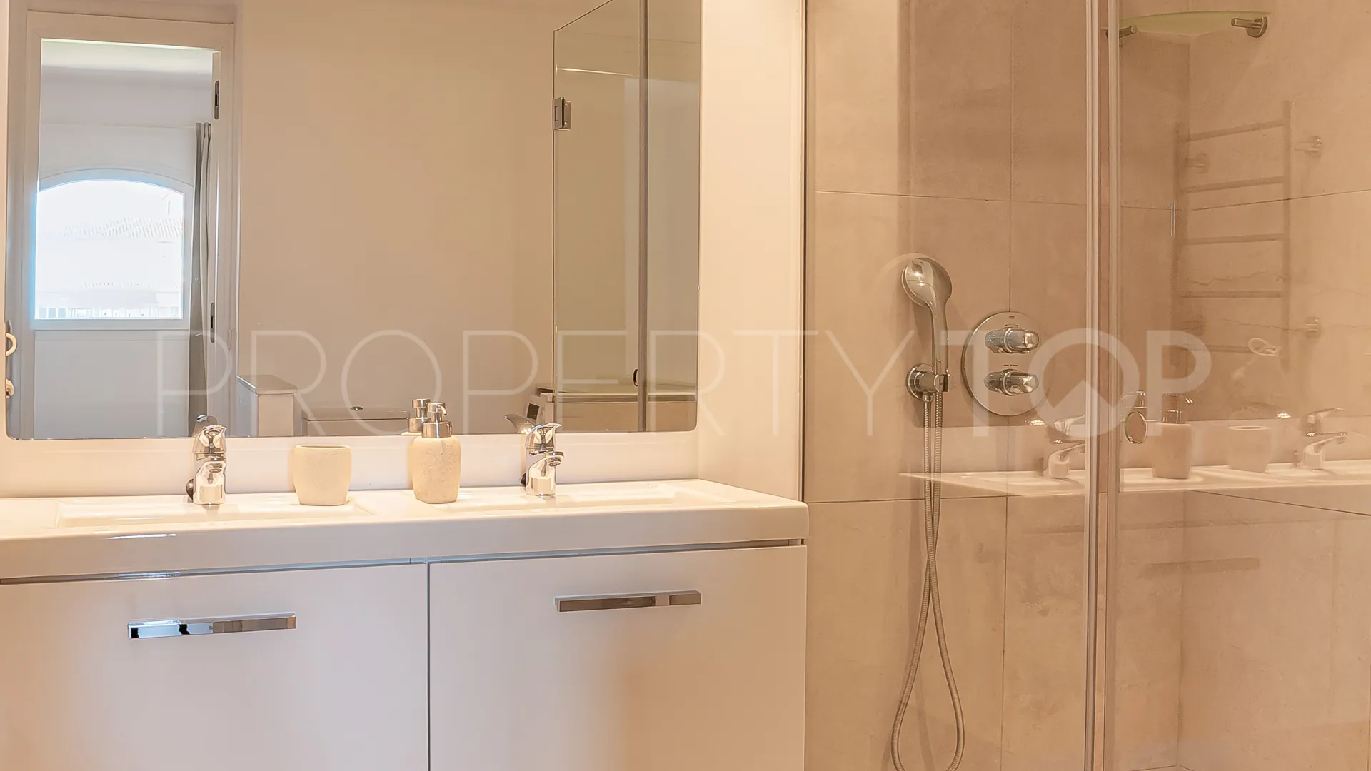 Playas del Duque, apartamento de 3 dormitorios en venta