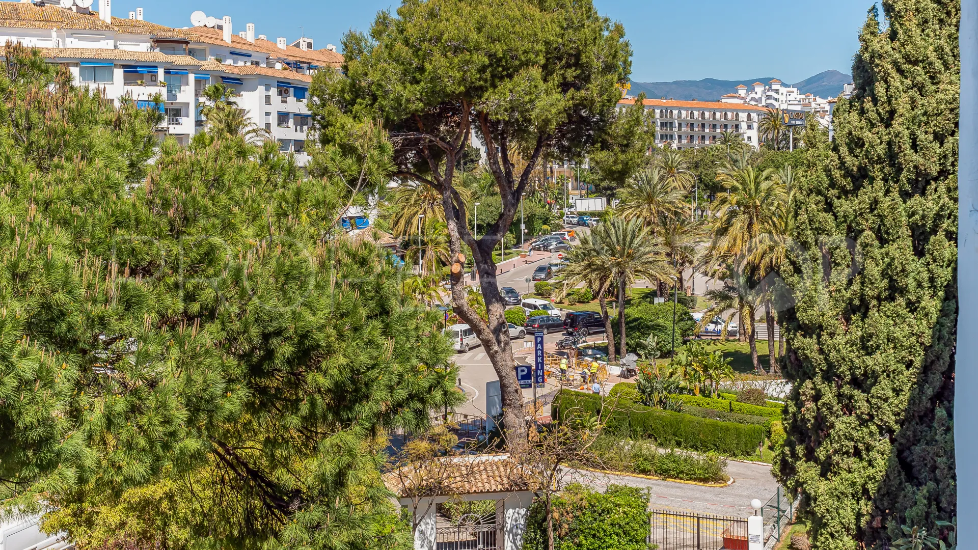 Playas del Duque, apartamento de 3 dormitorios en venta
