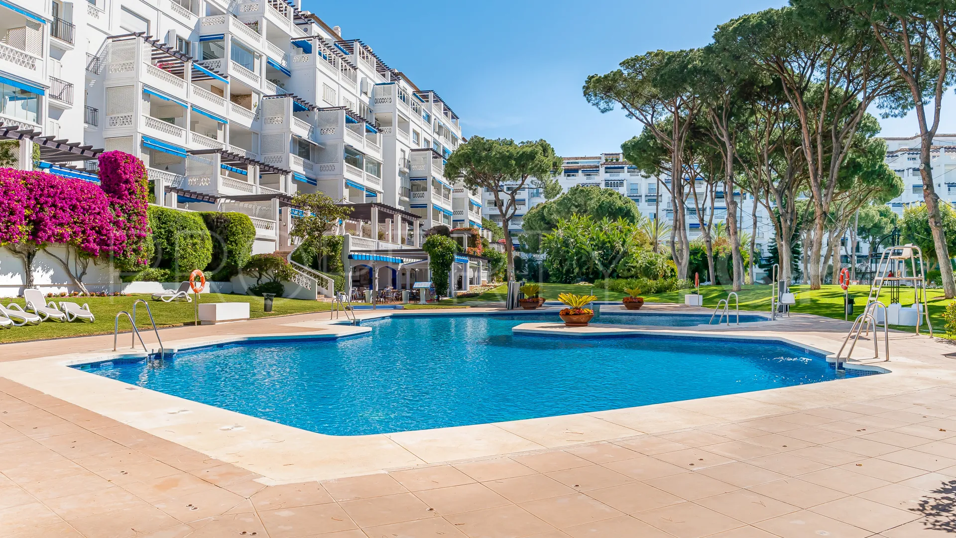 Playas del Duque, apartamento de 3 dormitorios en venta