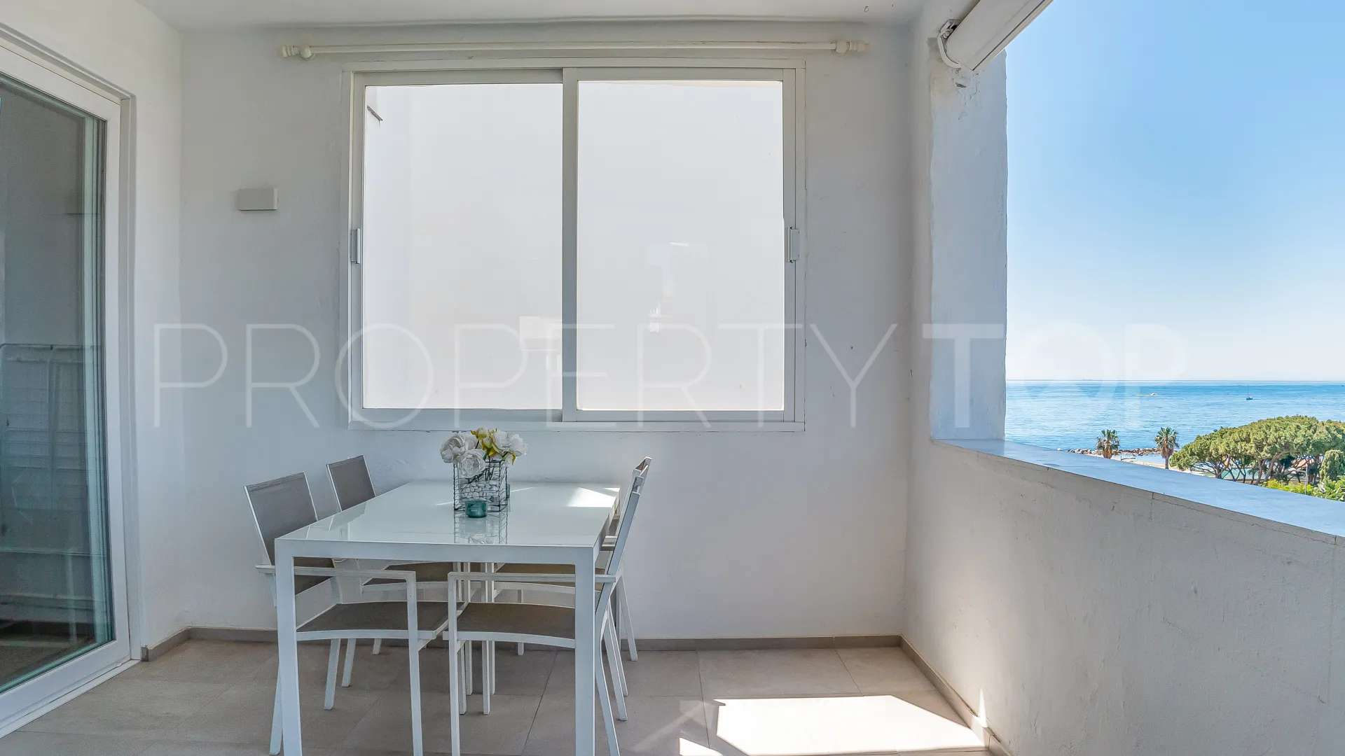 Playas del Duque, apartamento de 3 dormitorios en venta