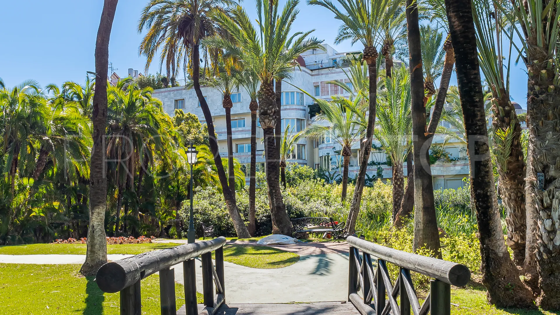 Playas del Duque, apartamento de 3 dormitorios en venta