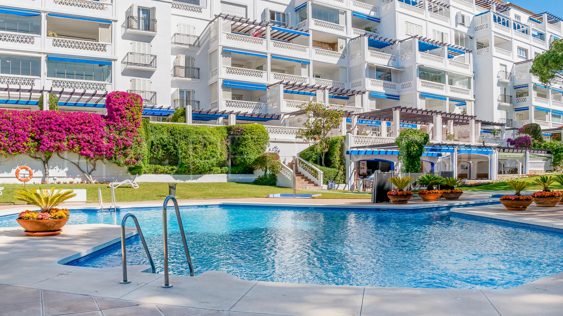 Playas del Duque, apartamento de 3 dormitorios en venta