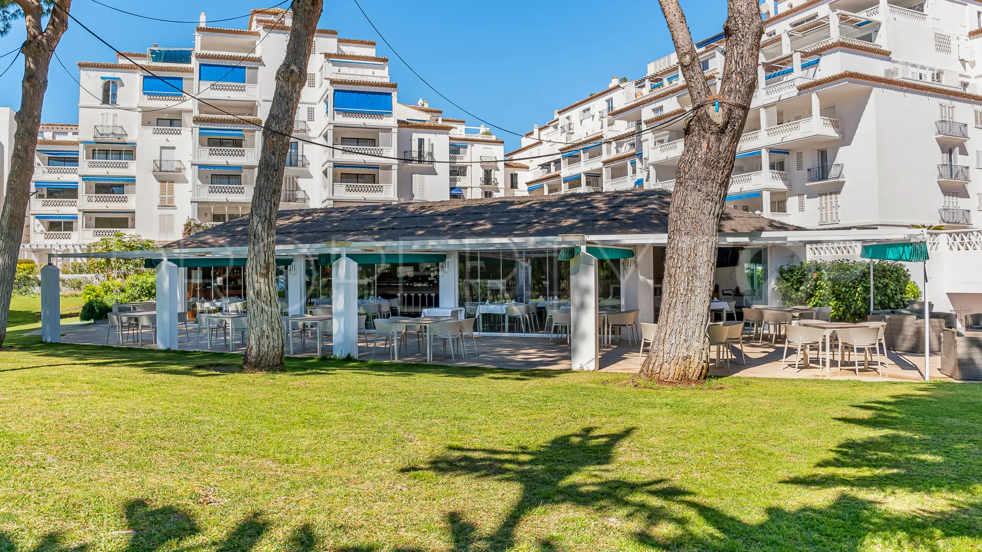 Playas del Duque, apartamento de 3 dormitorios en venta