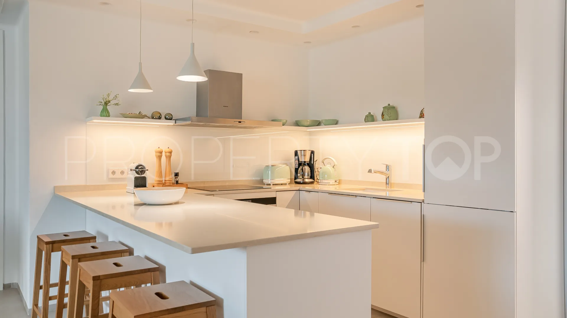 Playas del Duque, apartamento de 3 dormitorios en venta