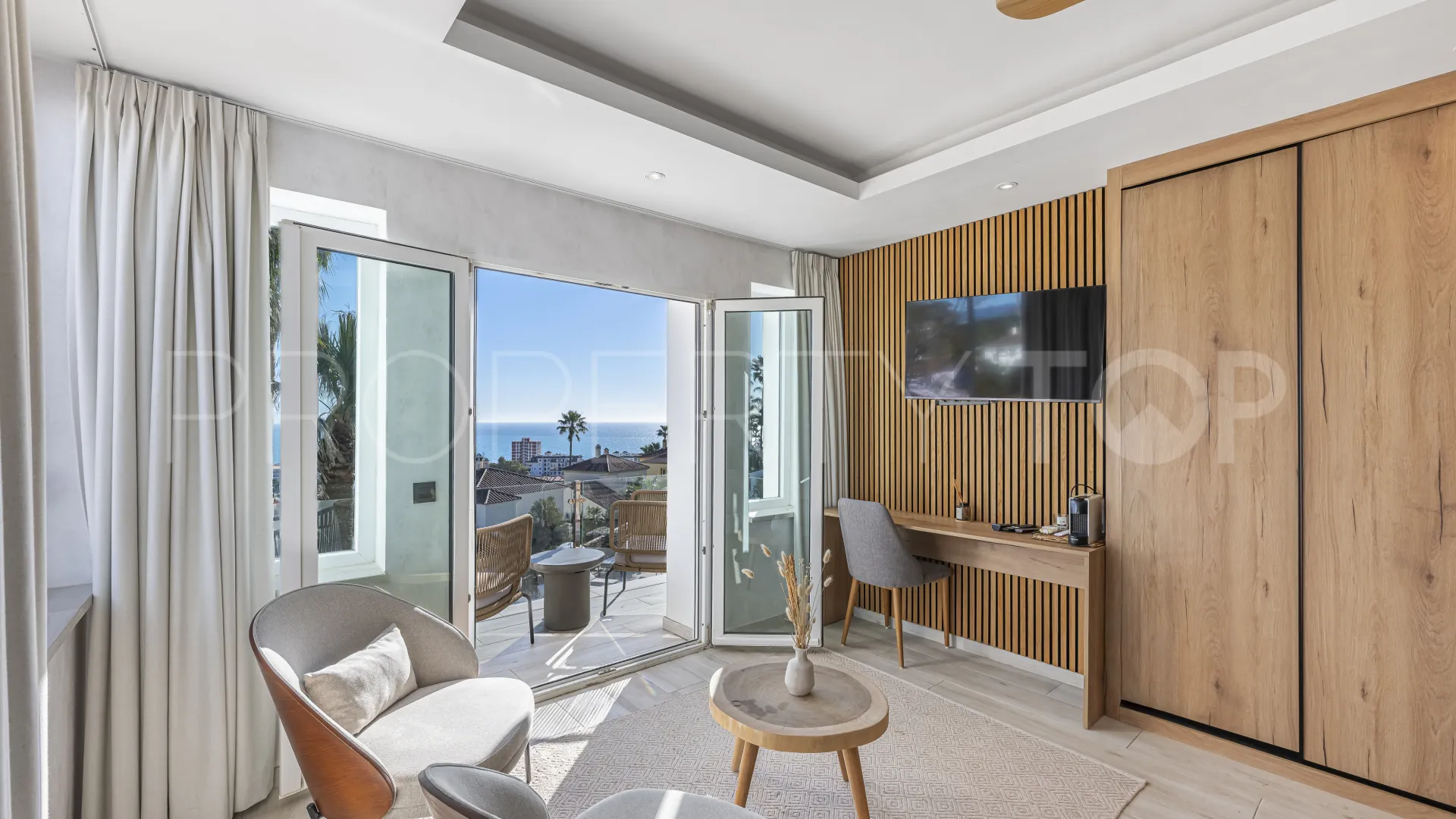 Villa en venta en La Duquesa con 6 dormitorios