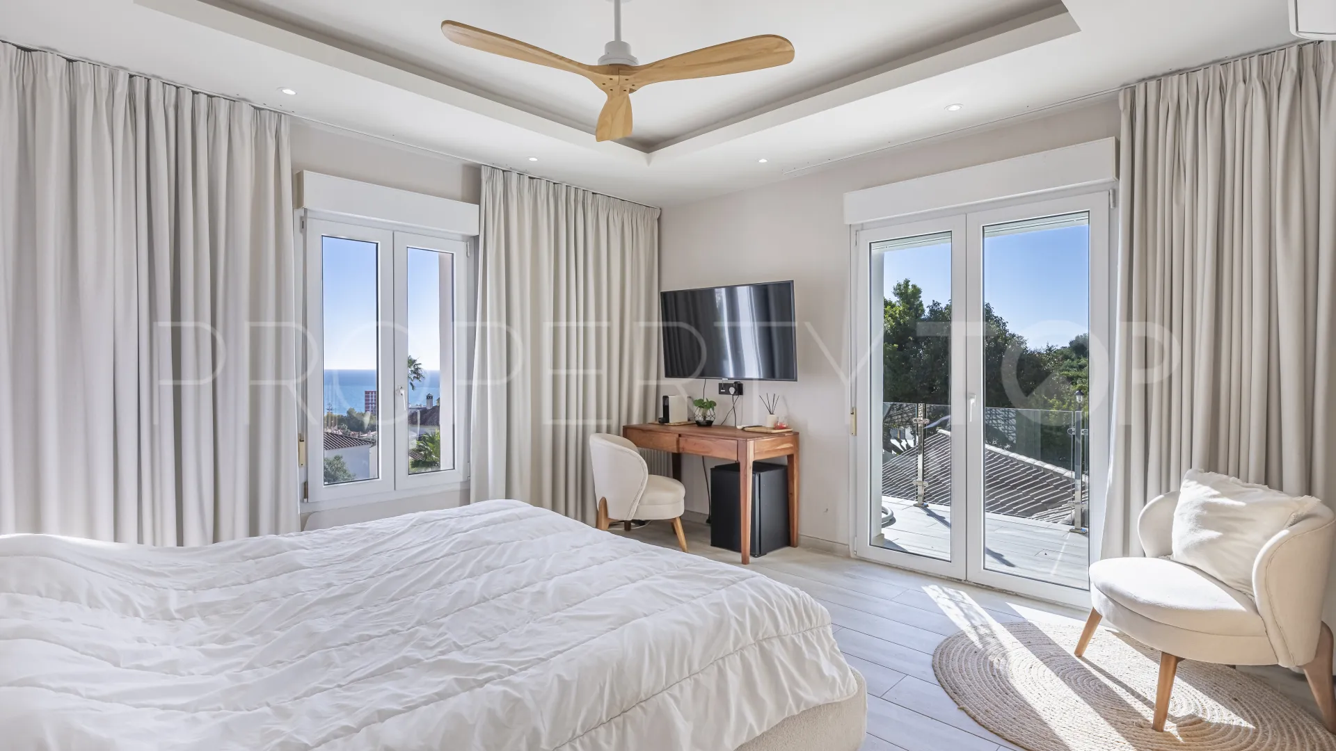 Villa en venta en La Duquesa con 6 dormitorios