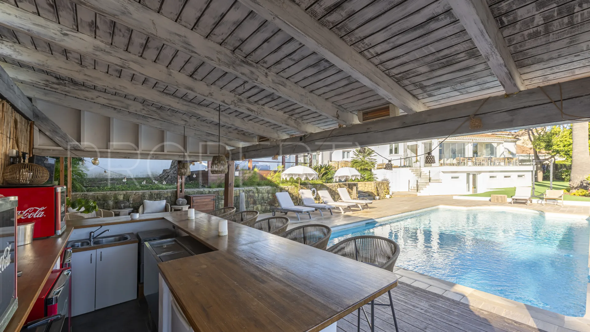 Villa en venta en La Duquesa con 6 dormitorios