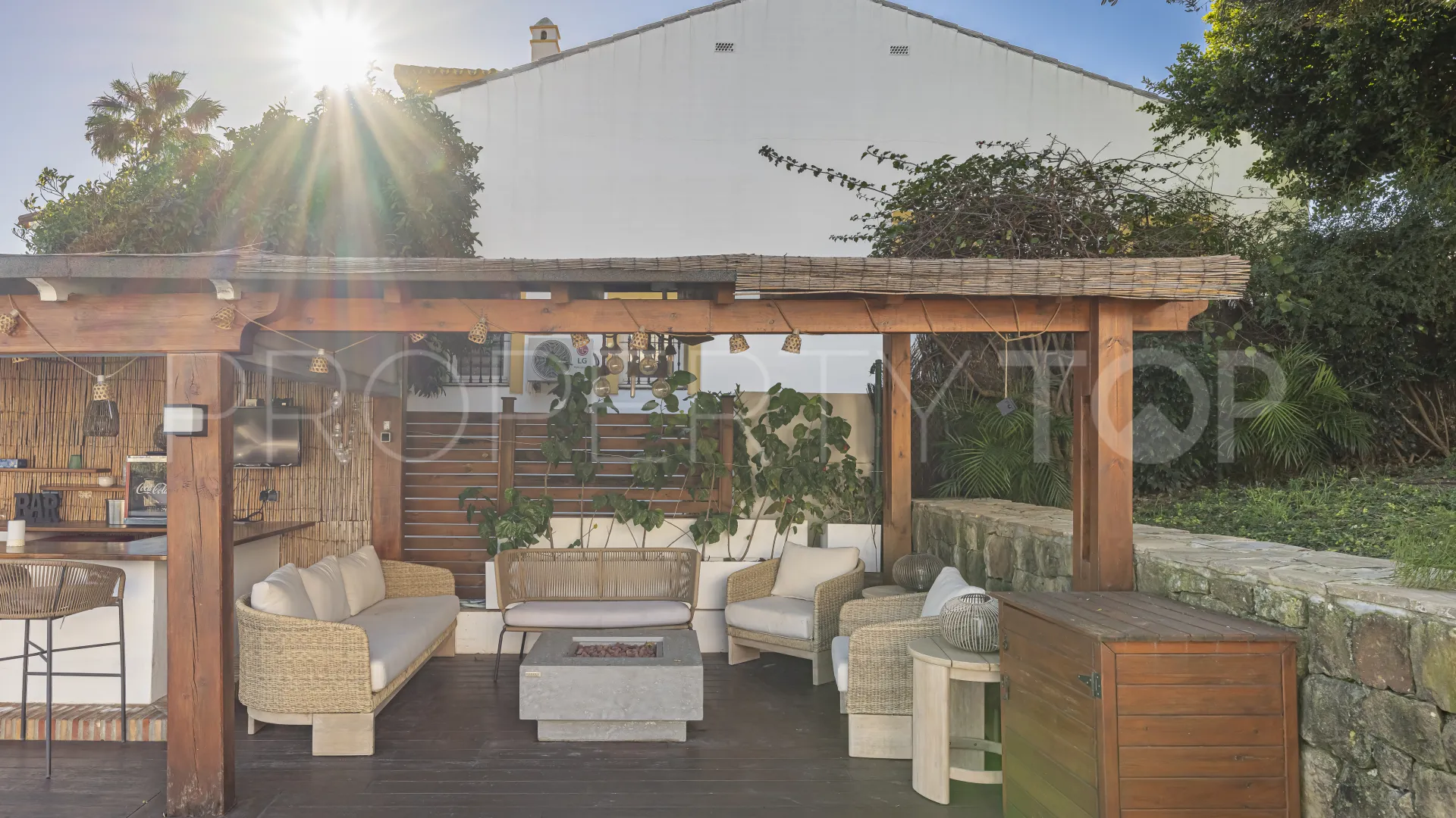 Villa en venta en La Duquesa con 6 dormitorios