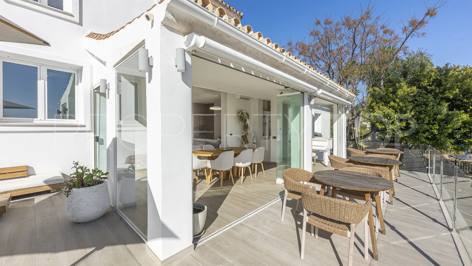 Villa en venta en La Duquesa con 6 dormitorios