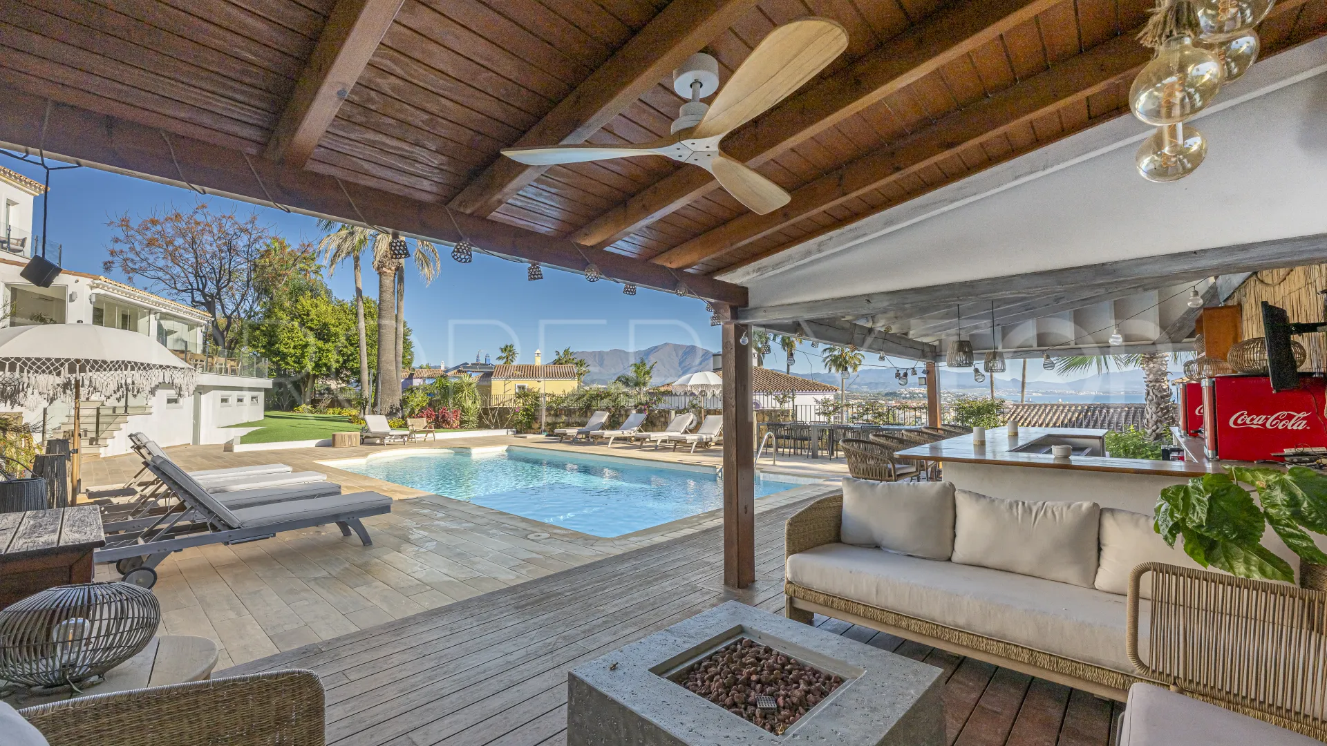 Villa en venta en La Duquesa con 6 dormitorios