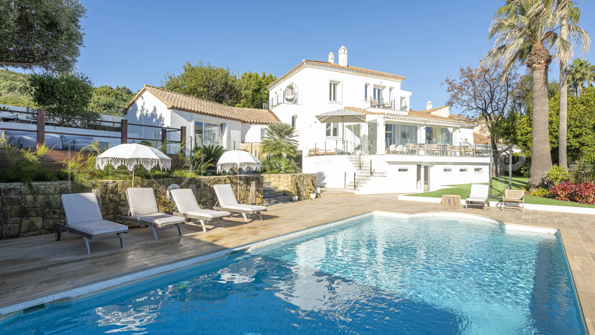 Villa en venta en La Duquesa con 6 dormitorios